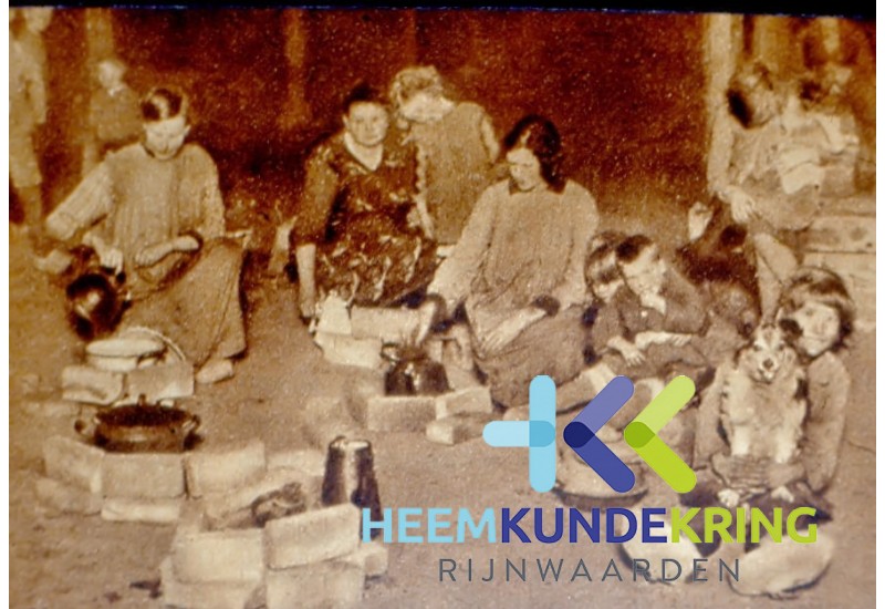 1914 spijk op de droogoven tijdens het hoogwater F00002218
